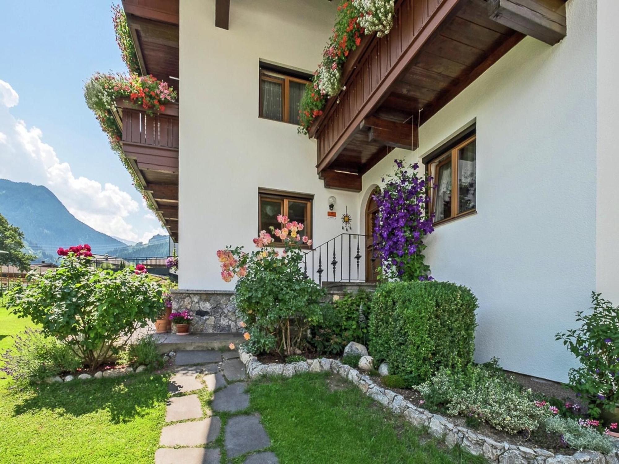Vintage Apartment In F Gen Near Ski Area Fügen Esterno foto